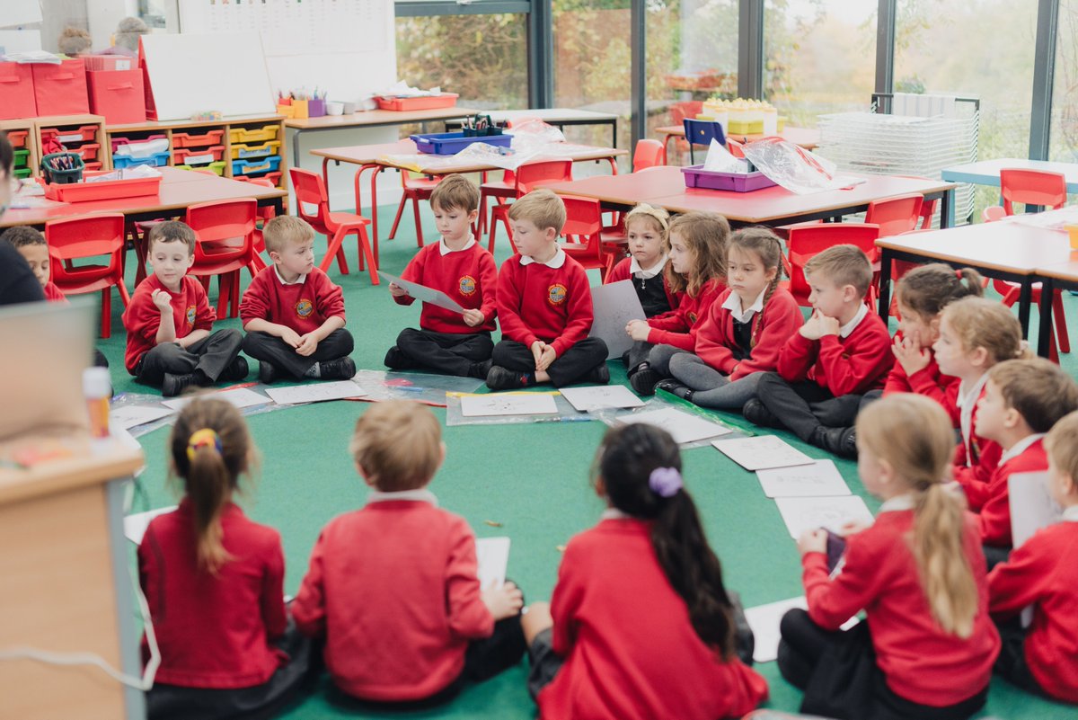 vertisbuildings's tweet photo. We love to see a Vertis classroom full of happy students. From our most recent school project at Offley Endowed Primary School in Hitchin. https://t.co/3pdzL966Xa