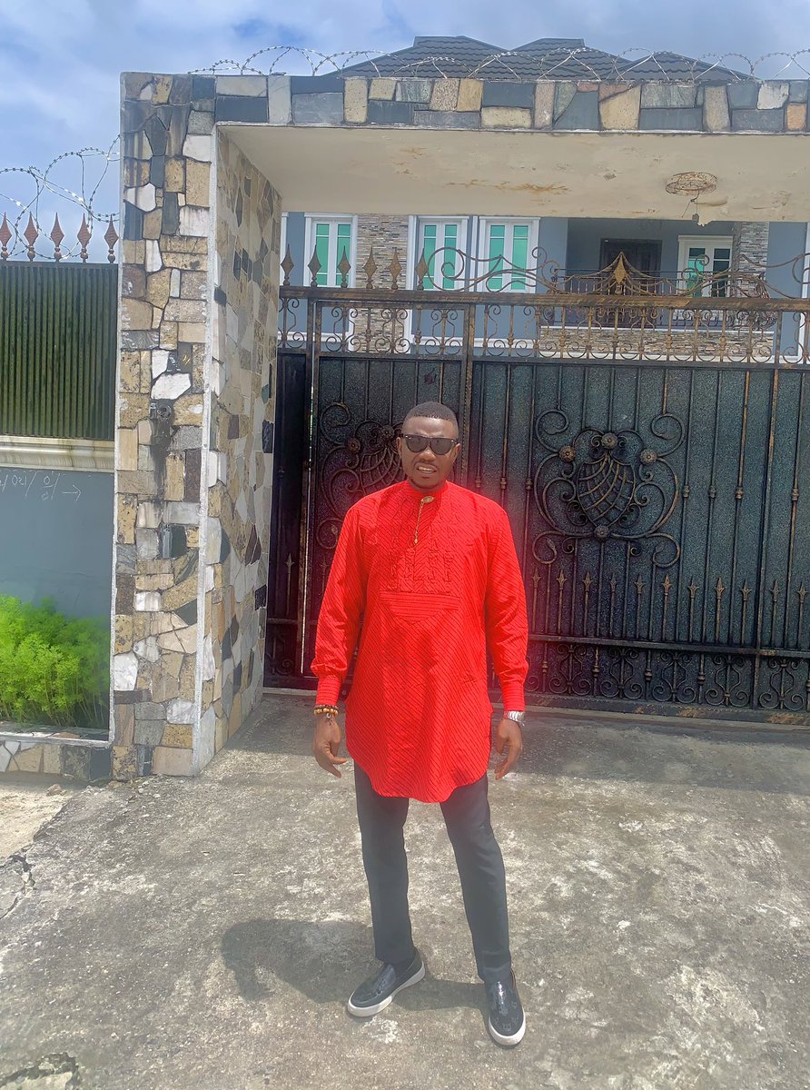 EngrMp3's tweet photo. #Let_Them_Know📢
Table no dey turn, na who get sense dey change him chair….
Use this quote hold body for the weekend.
#HW
#TGIF
#042city https://t.co/OvFYKGstqH
