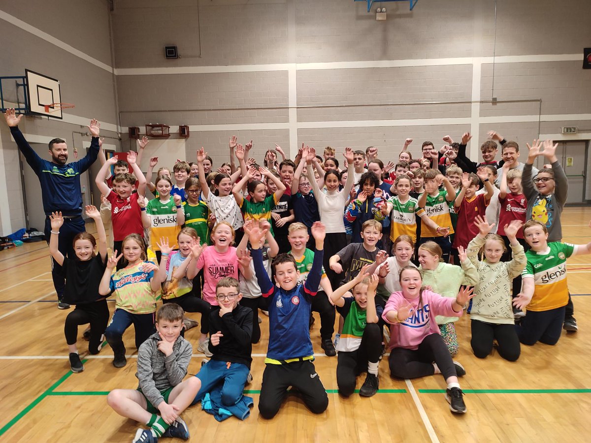 SMESecondary's tweet photo. Our TY Active Schools team finished their Coaching Module with @oreillyliam25_o of Offaly Sports Partnership today by coaching the brilliant kids of Ballybryan Primary School - Fun &amp; Fitness was the aim and it didn't disappoint! 🏀⚽🎾 @ActiveFlag @bodiarmada @tydotie https://t.co/shl6RjHLm9