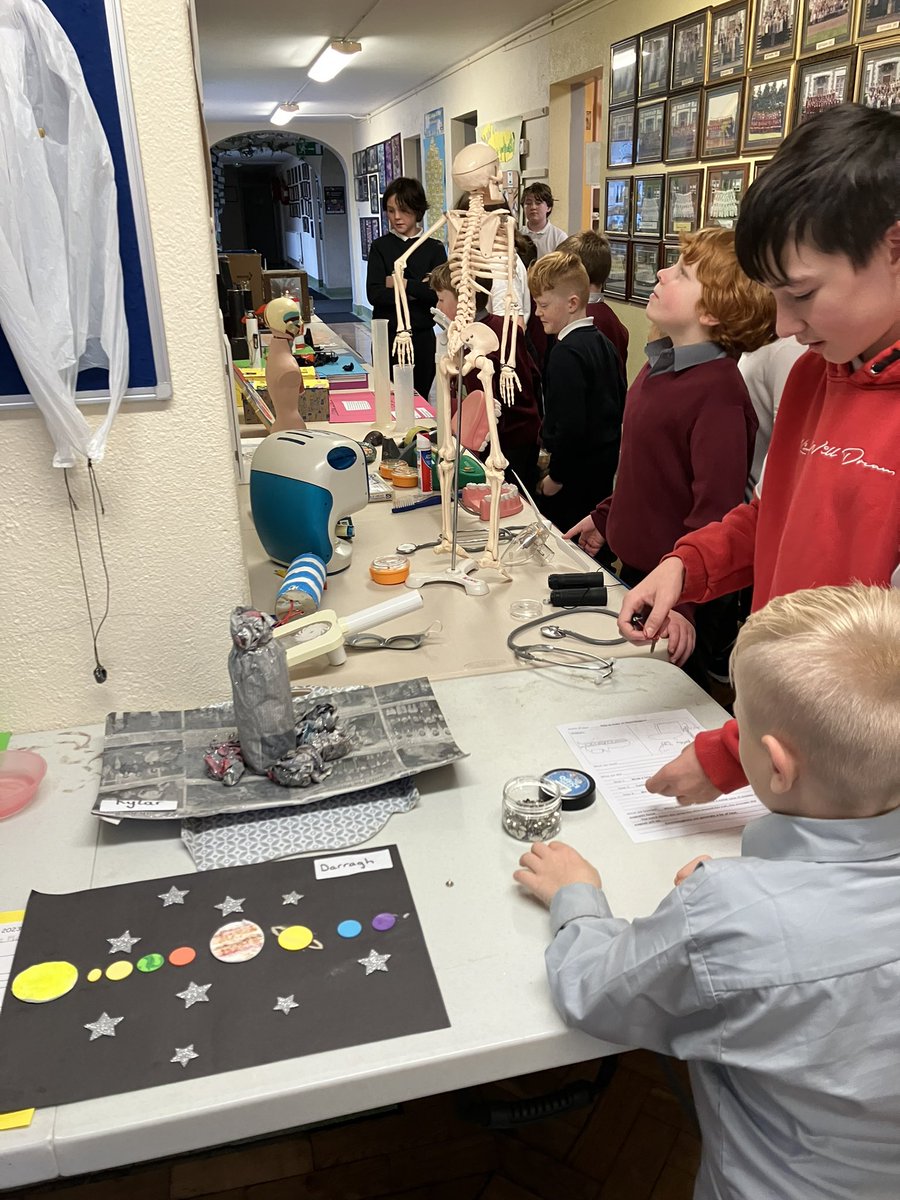 Thanks to all the boys who contributed to our science display today and thanks to Mr Reale for organising lots of #ScienceWeek activities for us all week! <a href="/OidePrimarySTEM/">Oide Primary STEM</a>