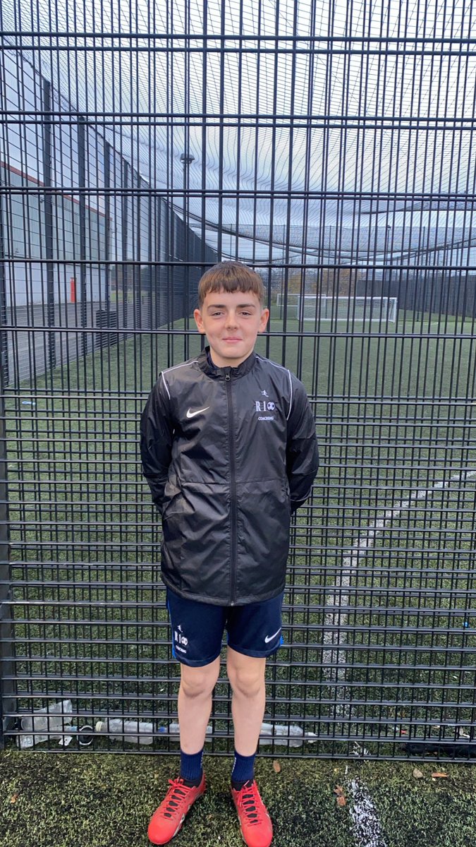 CoachingR10's tweet photo. Kayden with his new R10 rainjacket on 🙌🏼🔥⚽️ https://t.co/IpAUEDzvDX