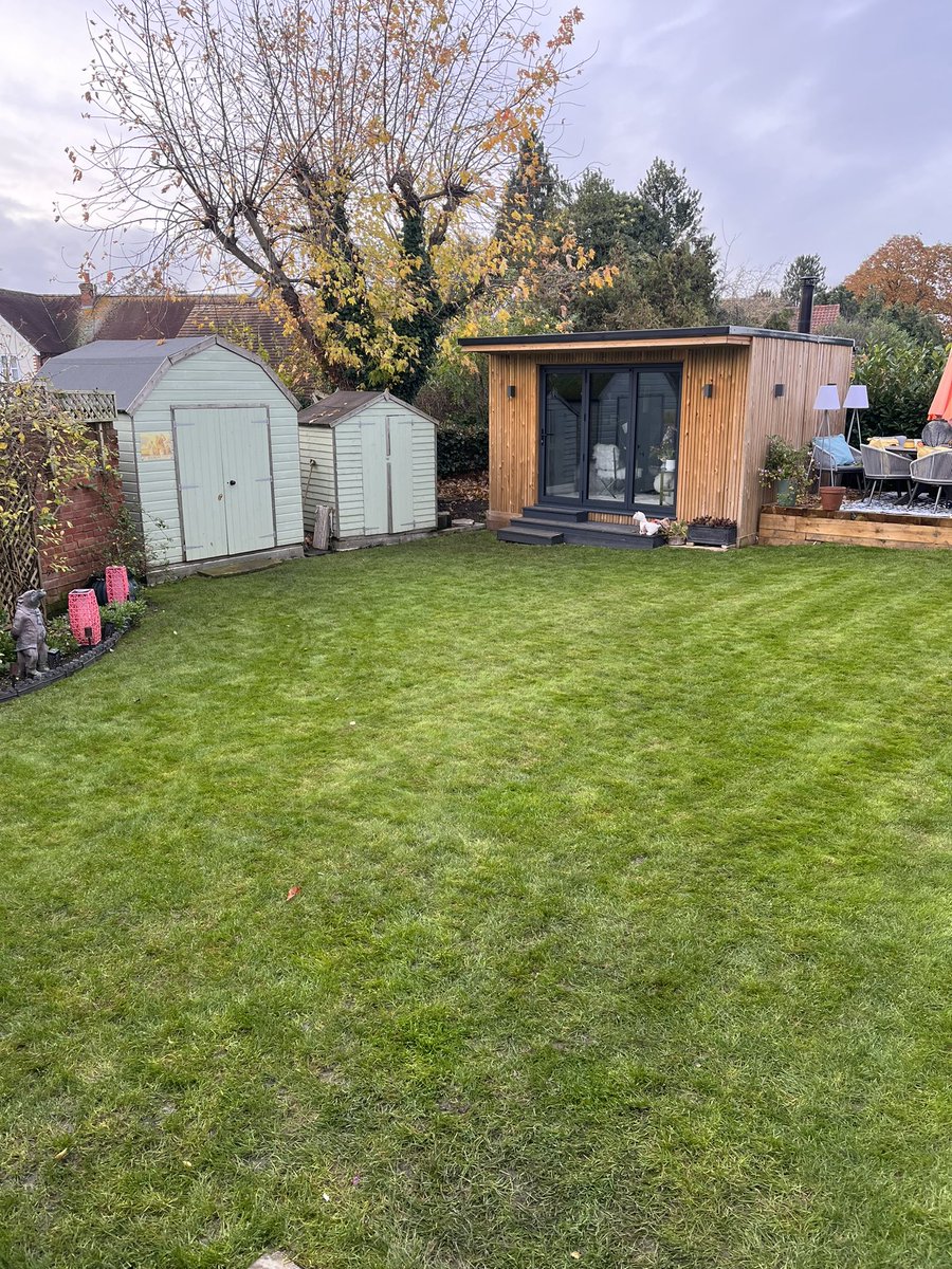 DH_Maintenance's tweet photo. Then a #tickle &amp; #aeration of this one - after clearing #leaves  - #lightweight #mower a must again 👍 some #cuttingback too - have a great evening everyone ❤️ https://t.co/Gt7dLsiwqY