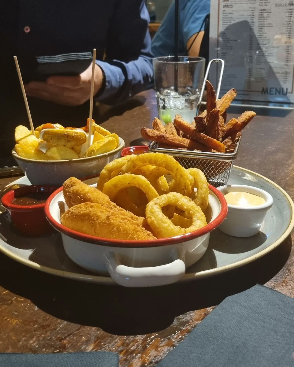 DjDragonscale's tweet image. I felt so glad to bring #SoaringOnly vibes 🏕 Such a fun night at inside the open decks by 🎧🎉 An ancient, Mediterranean treasure who takes care of the kind ones 🍋🌾 So proud of the #HouseOfLightning ⚡🦎 I will turn this into a monthly show...🐺🍖🔥🦅
instagram.com/p/Czvq9OYspgE/…