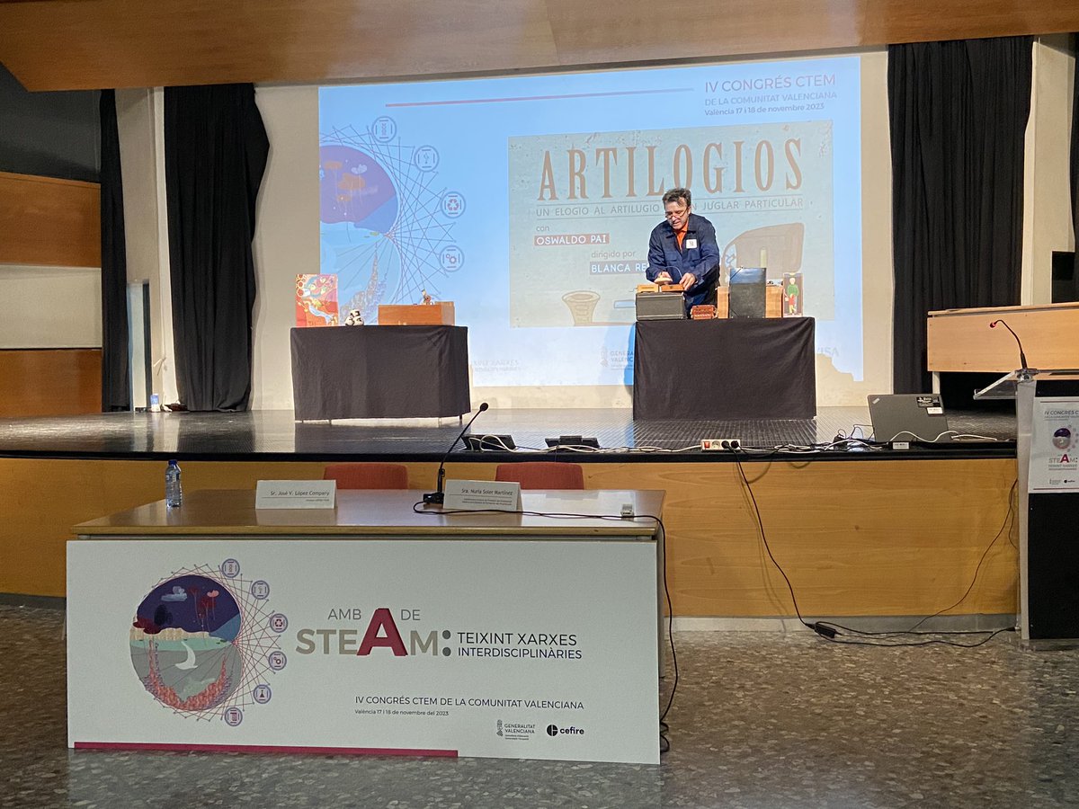 LleicopRules's tweet photo. En el IV congreso CTEM con A de STEAM: tejiendo redes interdisciplinares. Teatro. Artilogios con Oswaldo Felipe. #IVcongresCTEM #conAdeSTEAM @GVAeducacio @CEFIREambitCTEM https://t.co/4x6eah3UHL