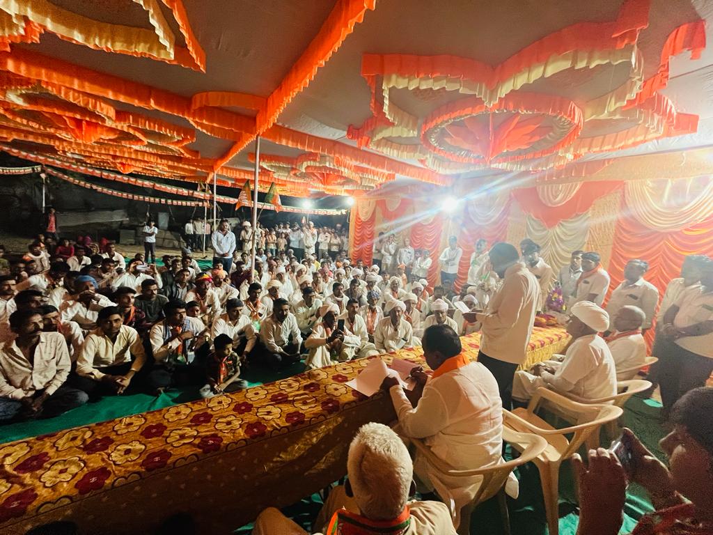 NsDewal's tweet photo. रानीवाड़ा में फिर एक बार, 
जीतेगी भाजपा सरकार।✌️

आज रानीवाड़ा विधानसभा के वासन देवडान में समस्त नागरिकों से जनसंपर्क कर उनके बहुमूल्य आशीर्वाद प्राप्त किए।

इस दौरान मिले सभी के साथ, सहकार और स्नेह भाजपा की जीत का ही संकेत है। https://t.co/tNtsHnkER8