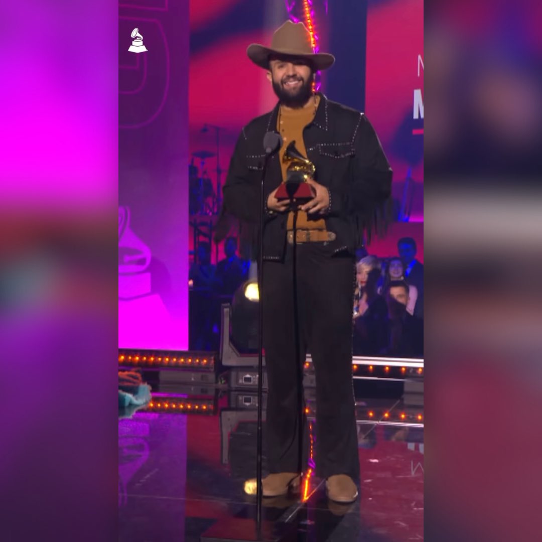 tonoastiazaran's tweet photo. ¡Arriba Hermosillo y arriba Sonora!🤠🏜️

Nuestros íconos del regional mexicano, #Nodal y @carinleonofi, fueron galardonados en los Latin Grammys por “Mejor Álbum de Música Ranchera/Mariachi” y “Mejor Album de Música Norteña”. 

Talentazos sonorenses que no dejan de llenarnos de orgullo. Todo mi reconocimiento por su trayectoria ¡qué sigan los éxitos!