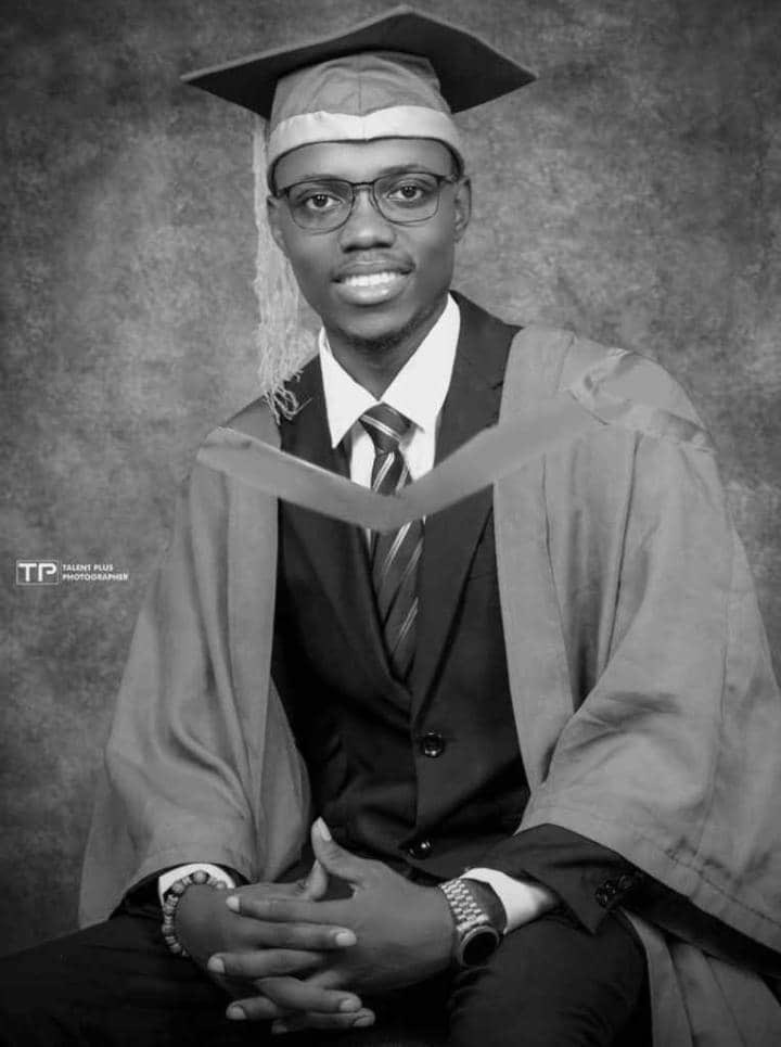 Michael_Oluokun's tweet image. Grateful for the journey, proud of the achievement. Civil Engineering degree unlocked at the Federal University of Technology, Akure. Here's to the late nights, hard work, and the incredible support along the way.
To new beginnings!🎓🥂
#GrandezaClass21
#Futa33rdConvocation