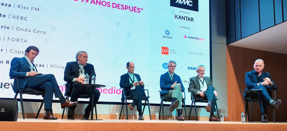 gzumeta's tweet image. ✔️@JavierVisiers @COPE: “La verdadera industria del #pódcast es la #radio”
➡️Clausurado el evento #NextMedia organizado por @AIMC e @ia_asociacion 
👉Ramón Osorio @OndaCero_es: “No es comprensible que la inversión se dirija a medios más dudosos”
🔴gorkazumeta.com/2023/11/javier…