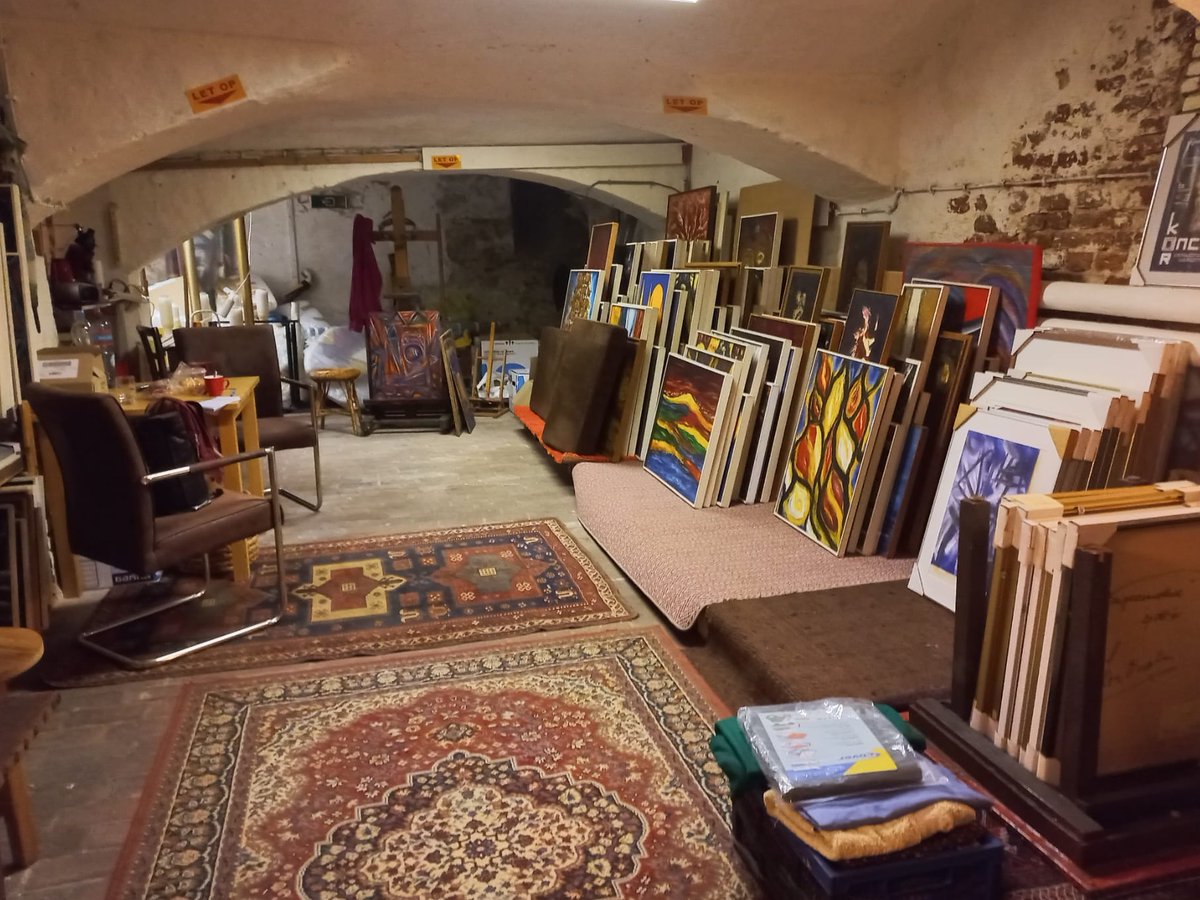 De collectie en het atelier van Kor Onclin zijn verhuisd van de Tullekensmolen in Beekbergen naar een ruimte onder het Waag-gebouw in Deventer. Dit is een tijdelijke lokatie. De Onclin-Chabrion Stichting blijft op zoek naar een definitieve plek voor dit cultureel erfgoed.