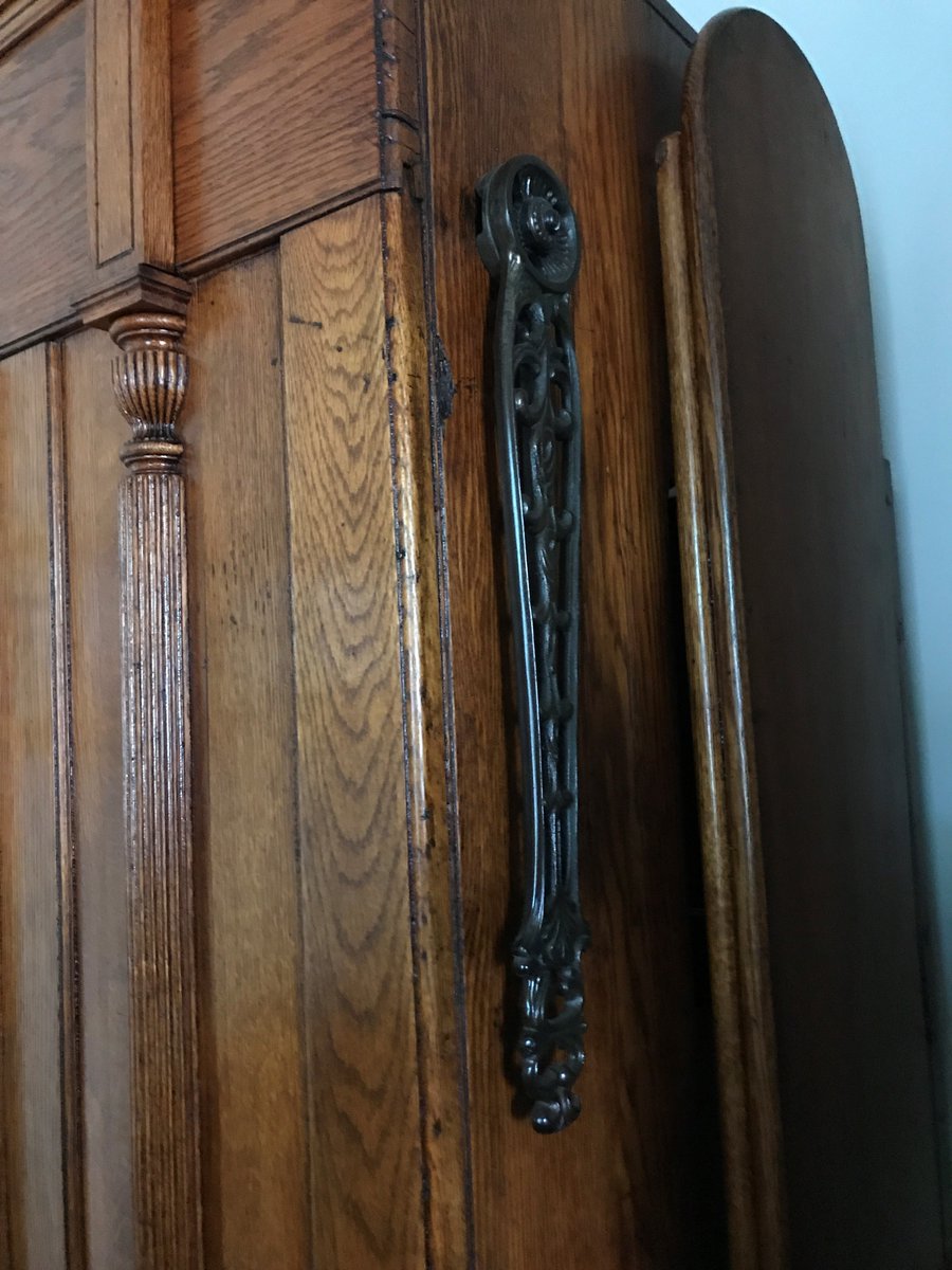 TWolfeMemorial's tweet photo. Thanks to a comment on a recent post featuring our parlor, we thought we'd reintroduce one of our favorite pieces from the historic house for #ArtifactFriday-our Murphy Bed!
For more information on this piece, check out our blog post!
https://t.co/pwRrxrzfVG
#ThomasWolfeMemorial https://t.co/YCUgIrHlhr