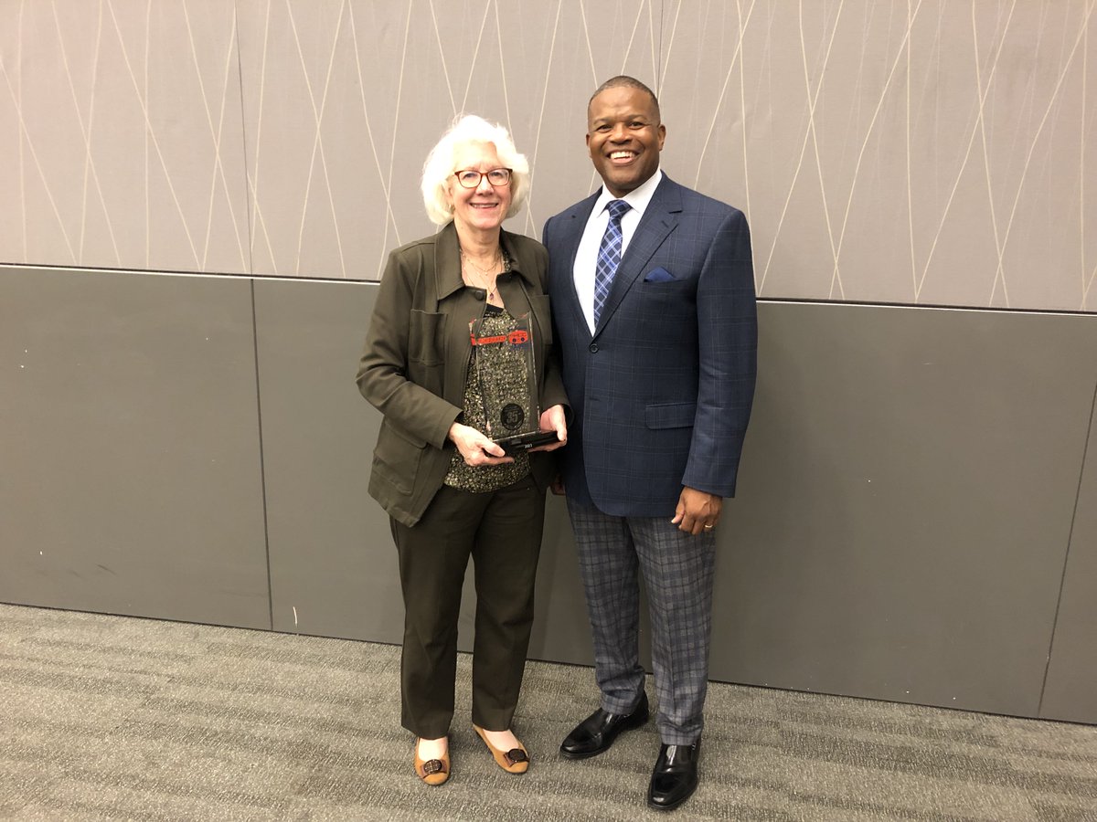 🏆 A pivotal moment at the recent PHCC Board Meeting was when Patrick Cunningham, National Acct. Executive with our Corporate Partner, @federatedins, presented a crystal award to PHCC CEO Cindy Sheridan, recognizing the 35th anniversary of the PHCC-Federated #partnership!