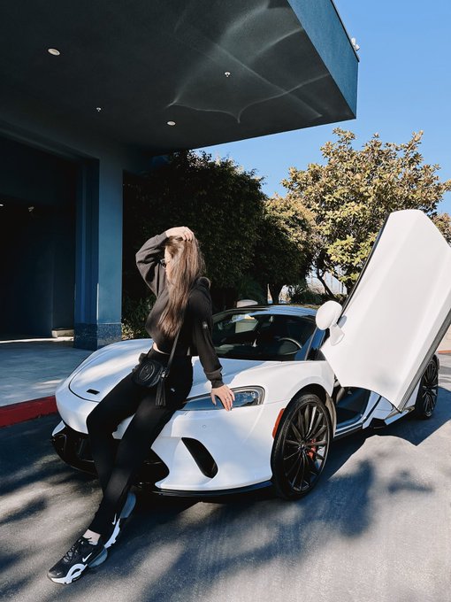 meanwhile, your domme drives a prius https://t.co/tjz7mvlxLL