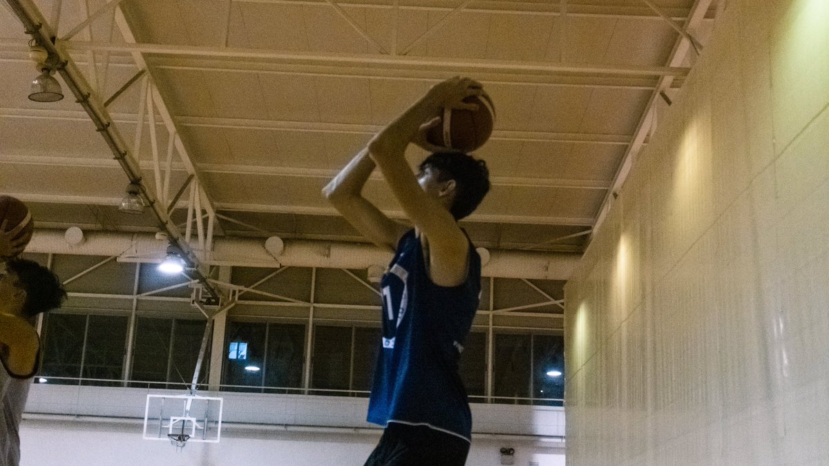 DistritOlimpico's tweet photo. ⛹🏽♂️ ¡Último día de entrenamientos de la semana!
💙 Mañana comienza el #FindeDO ¡VAMOS A POR TODAS!
#FamiliaDO #yosoyDO #semanadeentreno https://t.co/F27hiXMkuW