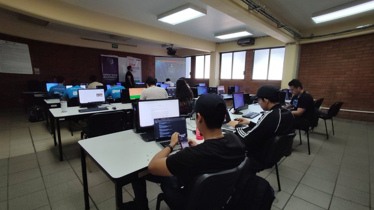 Gm, plebada. El día de hoy la bandita de <a href="/openwebacademy_/">Open Web Academy</a> se anda rifando con un BUIDL DAY en el Tecnológico de Culiacán, enseñándoles de Blockchain a estudiantes de sistemas 💻 

Esto fue en colaboración con <a href="/criptoplebada/">La Cripto Plebada</a> y <a href="/SiseiOnline/">SISeI</a> para blochainizar a bandita de Sinaloa 🙌🏼