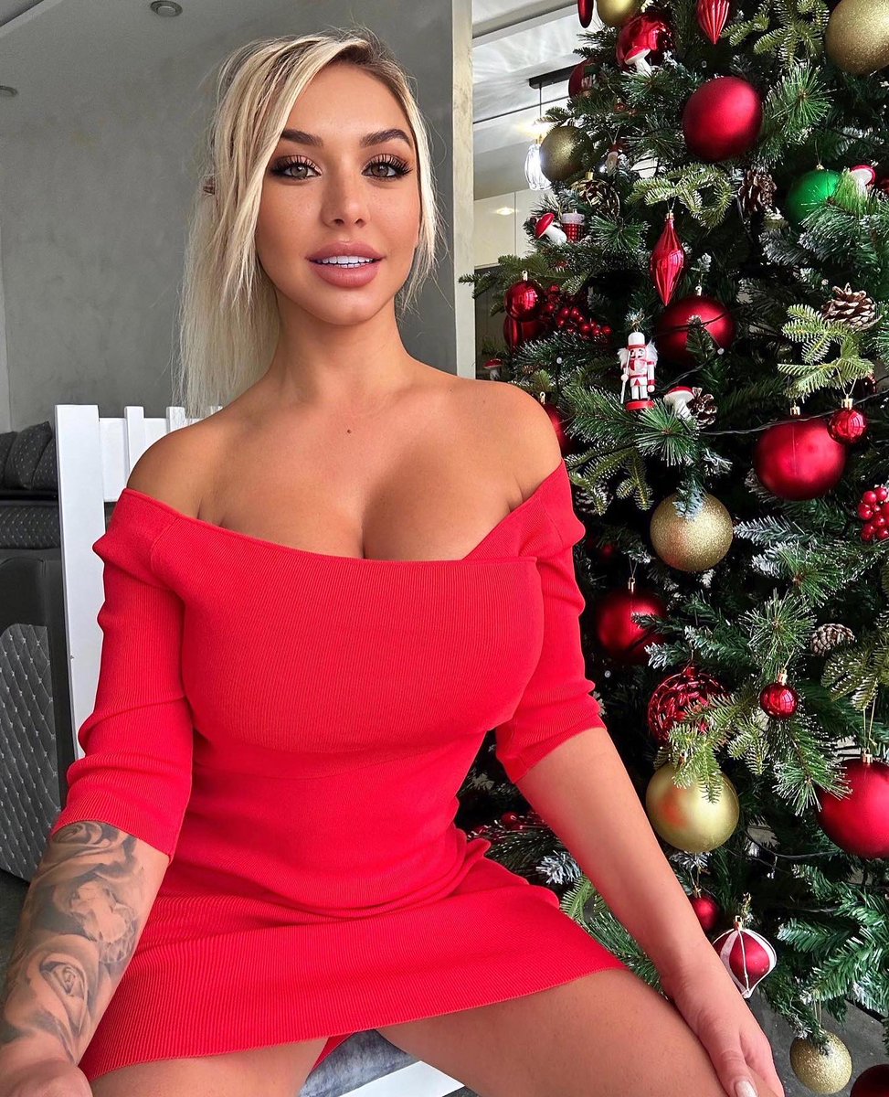 I'm actually super excited for Christmas this year. 
Are you? If you celebrate Christmas that is 🎄