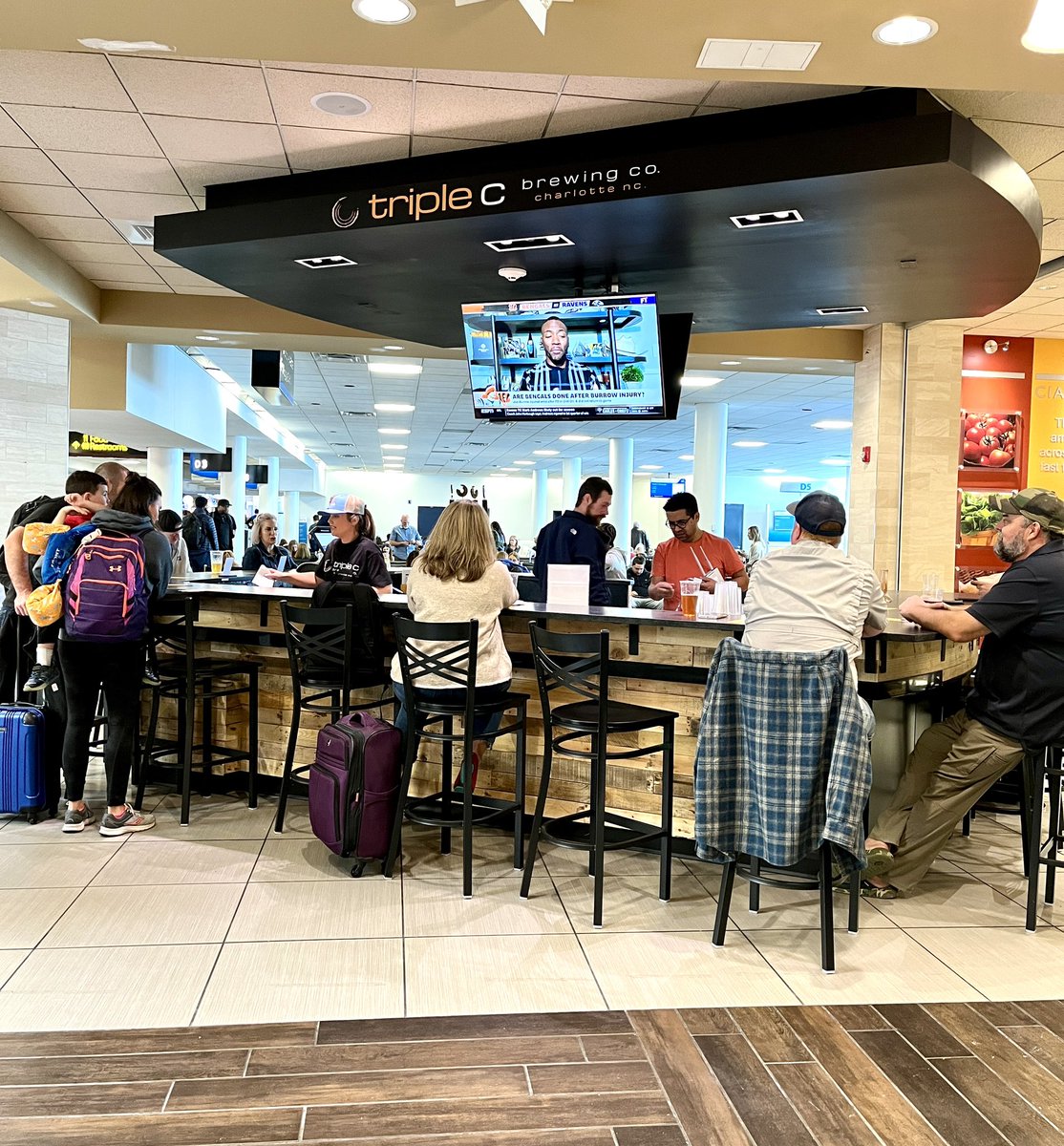 CLTAirport's tweet photo. Now pouring on Concourse D, @TripleCBrew! π» With a focus on Craft, Community and Charlotte, this #CLTLocal brewery is sure to become a regular for #CLTairport passengers. https://t.co/YDvOw8AS3g