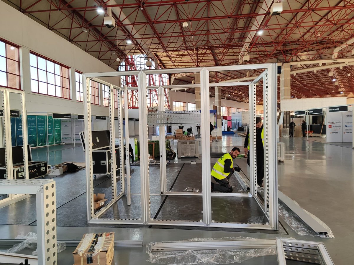 🔜<a href="/SICONGRESOS/">S.I.C.</a> en pleno montaje de stands para un próximo evento💪

#sicongresos #mediosaudiovisuales