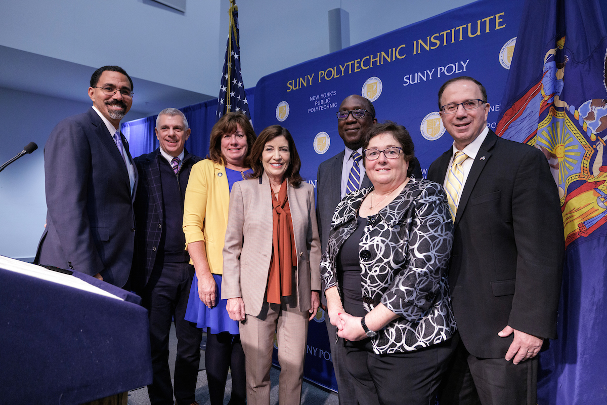 .<a href="/SUNYPolyInst/">SUNY Polytechnic Institute</a> is on the fast track to being the nation's premier public polytechnic🤩A $44 million investment from <a href="/GovKathyHochul/">Governor Kathy Hochul</a> and the legislature will update and create new spaces in health sciences, manufacturing, and semiconductor research.
governor.ny.gov/news/governor-…