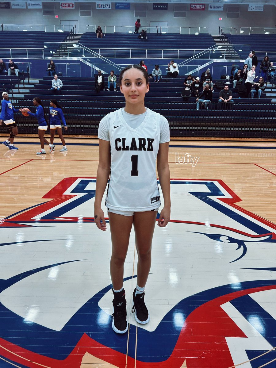 2024 PG Texas A&amp;M Corpus Christi Commit Natalie Huff finished with 
15 PTS &amp; 9 AST to beat Cedar Hill &amp; advance to Final 4 of the Allen Hoopfest