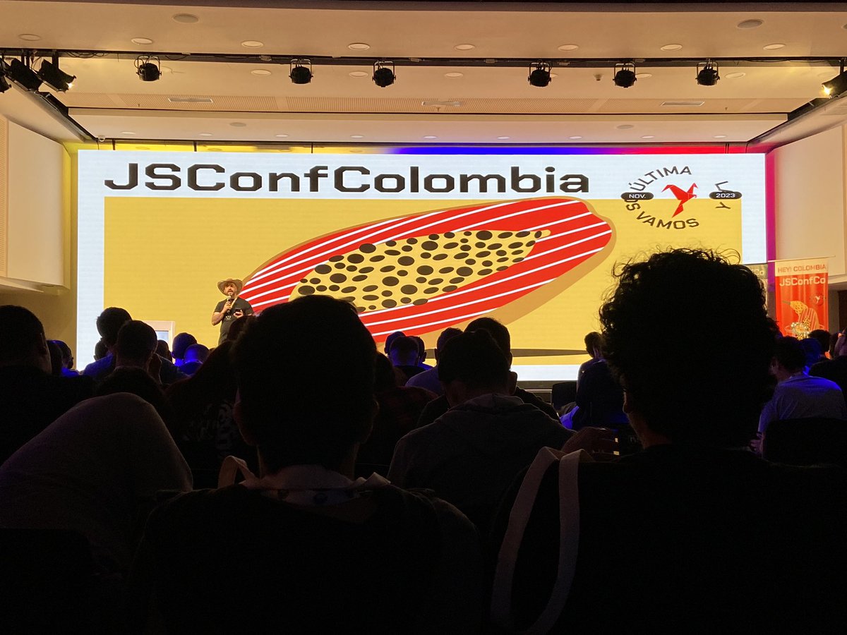 je_mapau's tweet photo. Por aquí presente en la #jsconfco … No me podía perder la última versión en Colombia. 🇨🇴🙌✨ https://t.co/2Hx7zGgoBB