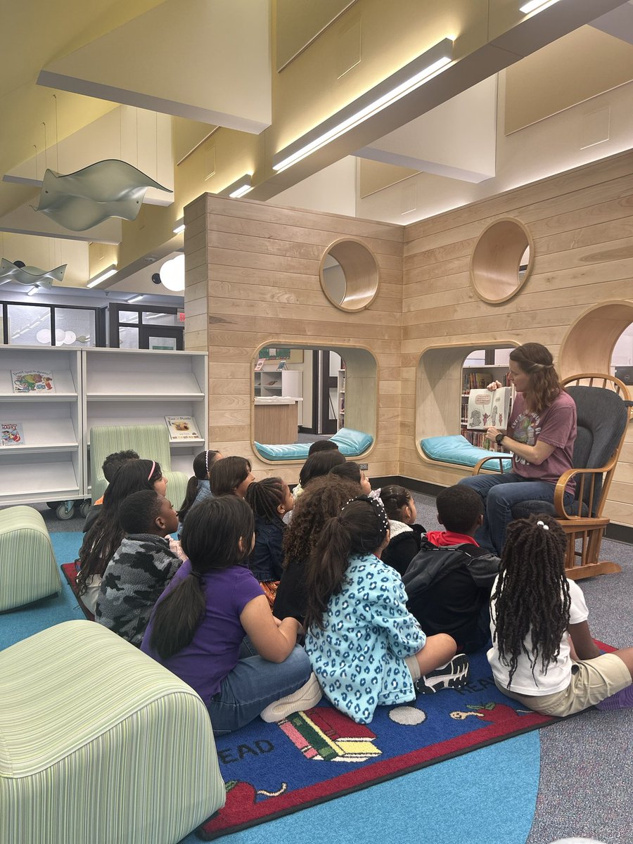 _Ms_Jones__'s tweet photo. So grateful to have such an amazing space to foster a love for reading 📖 💚 @PetroskyLibrary. #pirateproud https://t.co/jdl1ZCnlPg
