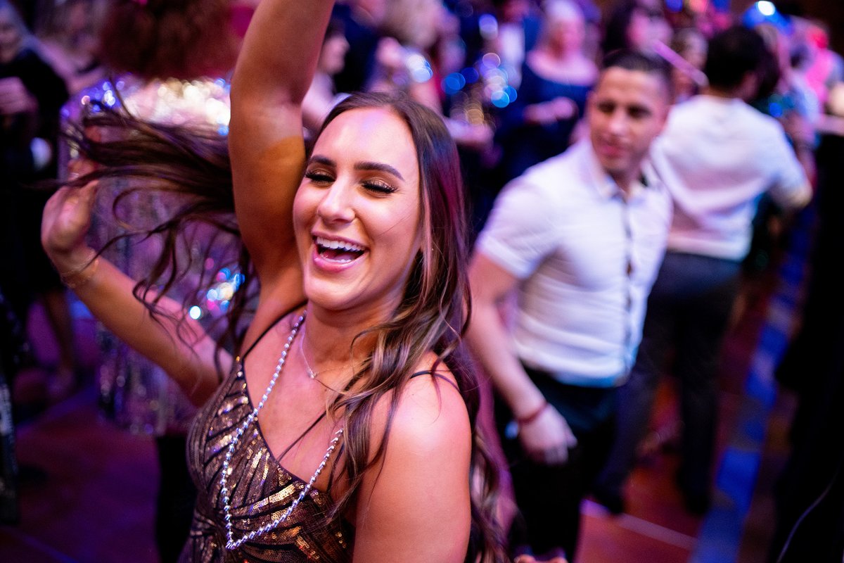 Champagne_Ball's tweet image. We may have neglected to share this already. The 30th annual #ChampagneBallPDX photos captured by Phan Photography at the @PDXArtMuseum are, as always, phantastic! 

View the full album here: phanphotographypdx.passgallery.com/-champagneball…

#champagneballpdx