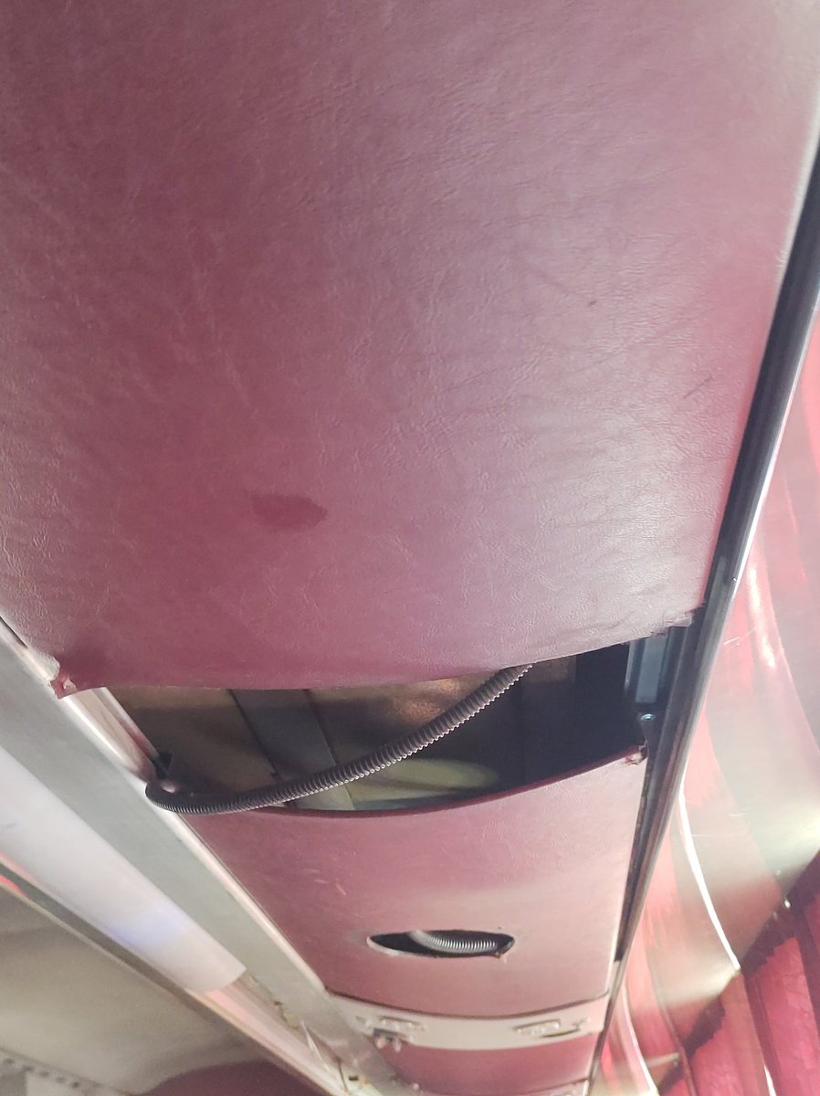 una vez más viajando con <a href="/buses_Lep/">buses Lep</a> y su servicio NEFASTO. Se cagan en la gente, cobran una locura por un viaje de 400km y tienen los colectivos en este estado en PLENO NOVIEMBRE, más de 30grados hace y NO TIENEN AIRE!!! son unos hdp