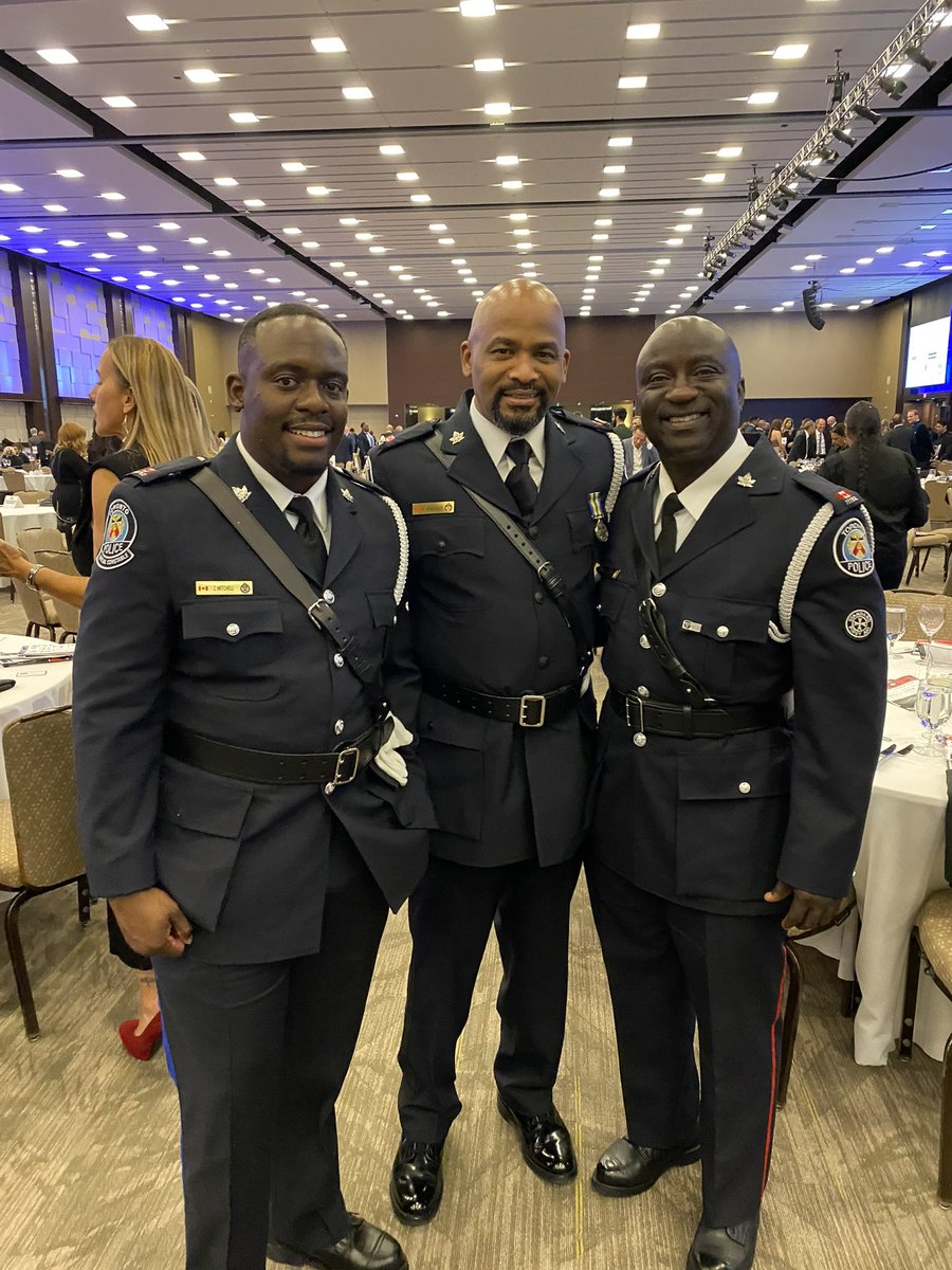 Members of 31 Division attended the annual Chief’s Gala in support of @VSToronto!