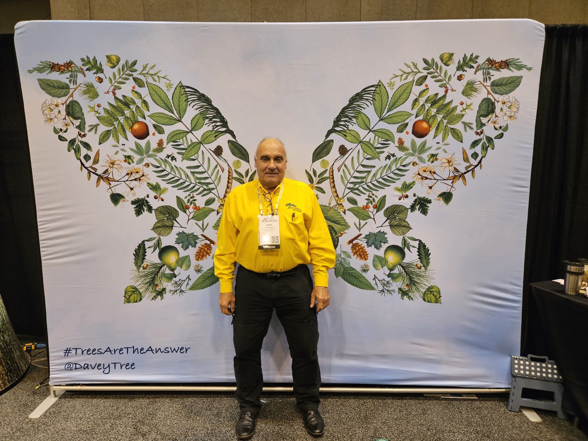 GreenProPA's tweet image. Davey will donate $1 to Forest Releaf of Missouri for every photo with their butteryfly. #treesaretheanswer @DaveyTree