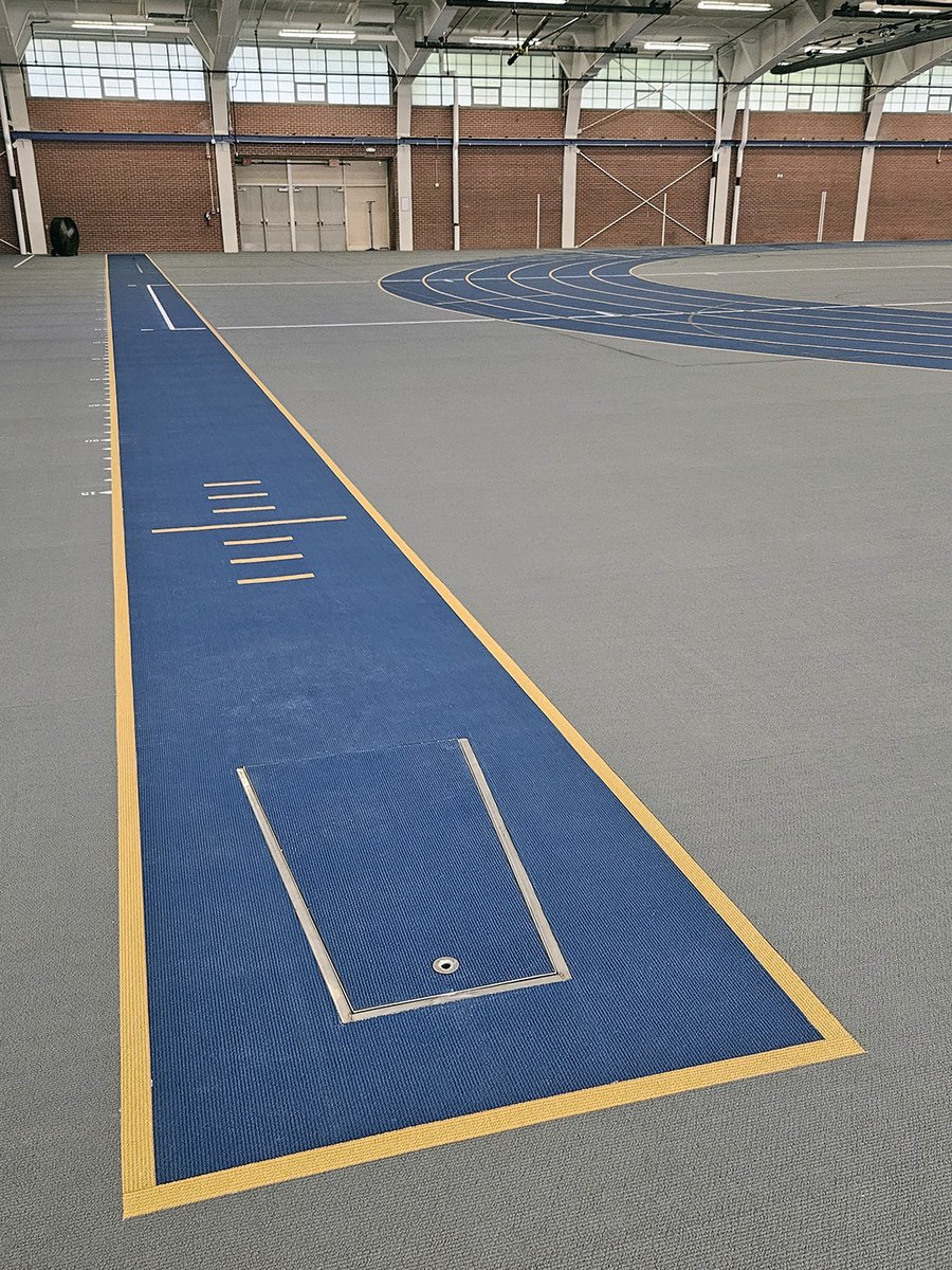 #FacilityFriday <a href="/UNKearney/">University of Nebraska at Kearney</a> has a beautiful new Mondo Super X 720 track in the Cushing Coliseum!

📷<a href="/Kiefer_USA/">Kiefer USA, A Diverzify Company</a>