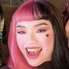 RealMirabelsimp's tweet photo. @NayahDamasen Happy birthday to you 🎉🥳 🎂 I love Monster high and monster high 2 movie you and the cast are my favorite I hope you have a fun time 🩷🖤🩷 https://t.co/nBqBUQgW2z