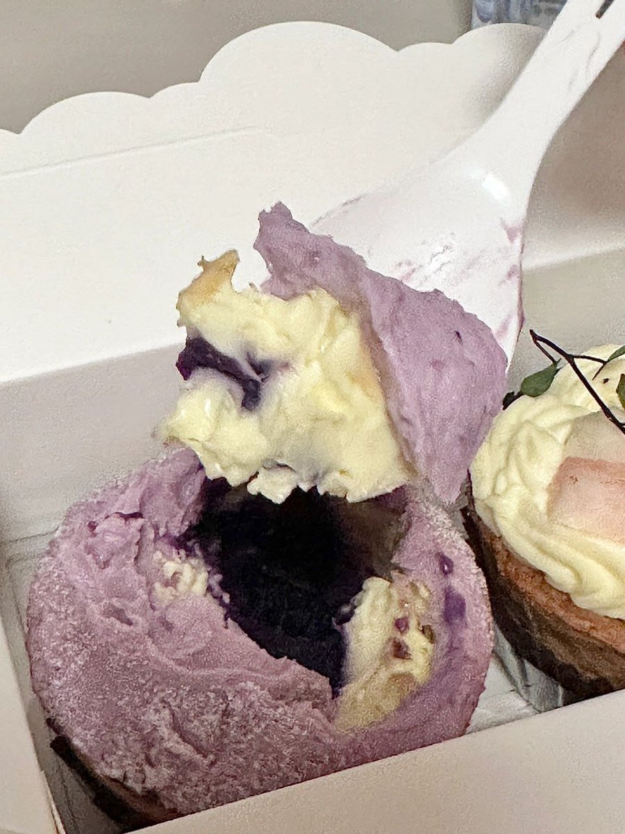adib220's tweet photo. Have some dessert in the evening
Taro puree Daidin Baking https://t.co/mNXij7lCcZ