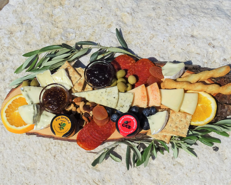 Name your Dalmatia Spreads Dynamic Duo! 🍯 If you could pick only 2 flavors, what would they be? We'll wait! 😍