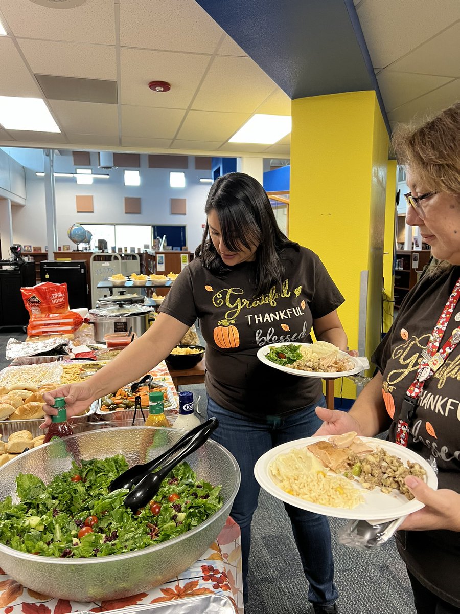 Kristian Torres (@ktorres_vds_esa) on Twitter photo Harvest time @VDelSol_ES Our Horticulture Club rocked the hydroponics, reaping a bounty of Green Star & Coastal Romaine lettuce. 🥗Kids crafted scrumptious salads for a tasty treat, and we didn't forget our amazing teachers—salad delight for their Fall luncheon! 🍃🌱<a href="/SocorroISD/">Socorro ISD</a> Harvest time @VDelSol_ES Our Horticulture Club rocked the hydroponics, reaping a bounty of Green Star & Coastal Romaine lettuce. 🥗Kids crafted scrumptious salads for a tasty treat, and we didn't forget our amazing teachers—salad delight for their Fall luncheon! 🍃🌱<a href="/SocorroISD/">Socorro ISD</a>