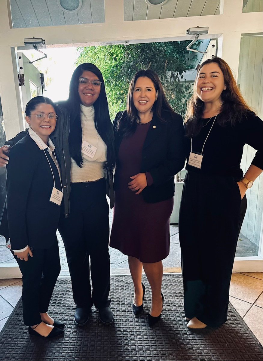 An amazing way to kick off @sdcpromotores Adelante Promotores 2023 with keynote remarks from @SanDiegoCounty Chairwoman @SupNoraVargas, who continues to fight for community health workers in our beautiful border region. Here's to a great day celebrating comunidad #HealthEquityNow