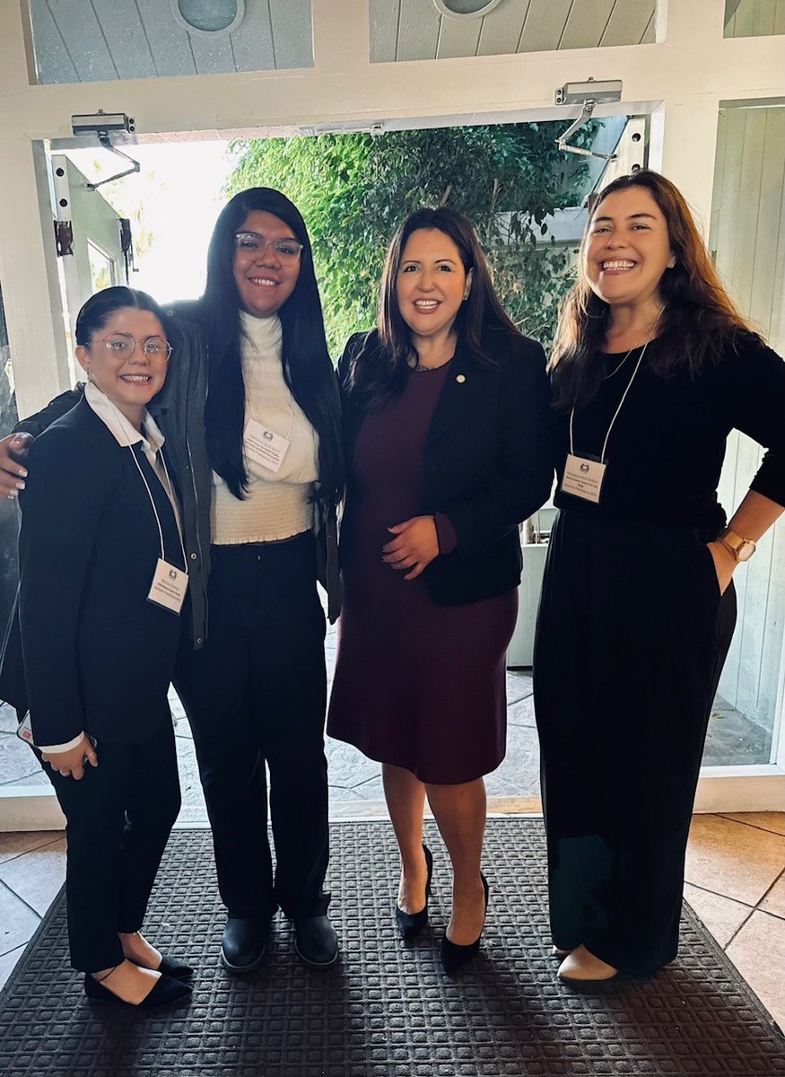 An amazing way to kick off <a href="/sdcpromotores/">SDCPC</a> Adelante Promotores 2023 with keynote remarks from <a href="/SanDiegoCounty/">SanDiegoCounty</a> Chairwoman @SupNoraVargas, who continues to fight for community health workers in our beautiful border region. Here's to a great day celebrating comunidad #HealthEquityNow