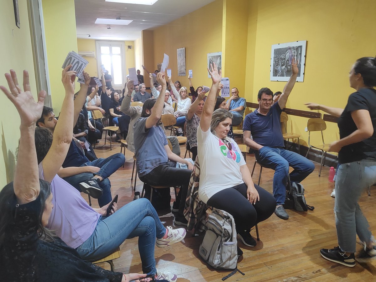 JacintoAFGAP's tweet photo. La democracia sindical en acción; Asamblea de @AfgapO decidiendo los caminos a seguir.
* Uno de los puntos del orden del día es la campaña de Recolección de Firmas en defensa de la #SeguridadSocial.
@COFE_PITCNT
@PITCNT1
#AFGAP #COFE #PITCNT https://t.co/dzScOaiLGp