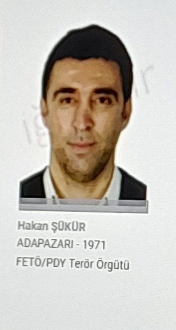 🔴Lütfen bu paylaşımı dikkate alalım 🖐️🖐️🖐️

Hakan Şükür denen terör örgütü üyesi
Türkiye'de kendisine hakaret ettiğini iddia ettiği onlarca kişiye dava açmış ve para almak için arabulucu avukatları devreye sokmuştur
Bu kişiye hakaret edilmeyecek de kime edilecek ?
Vatanını