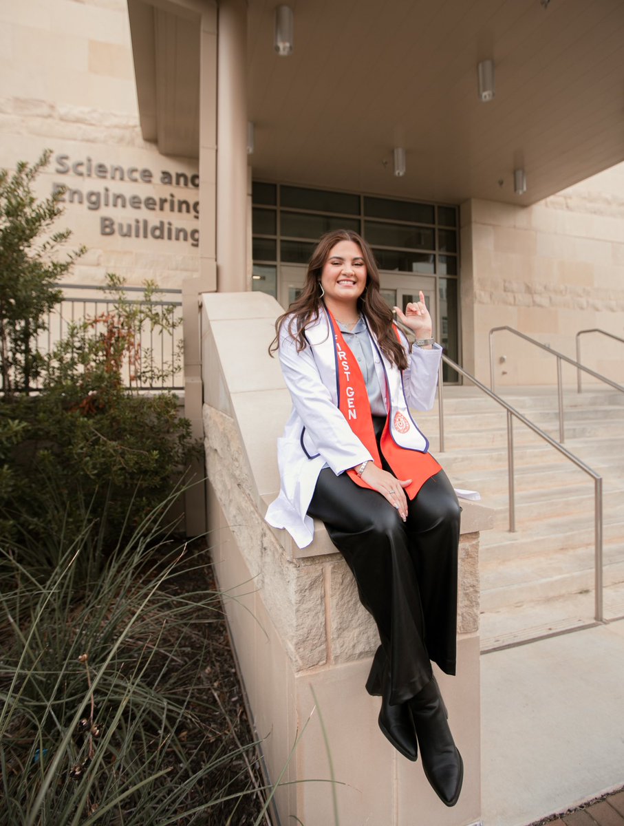 andreacardonaj's tweet photo. B.S in Biology - concentration in Cellular and Molecular Biology 

Dec 9th at 10am
To God be the Glory 🧡🫶🏼 #utsa23 https://t.co/5SBtDadp69