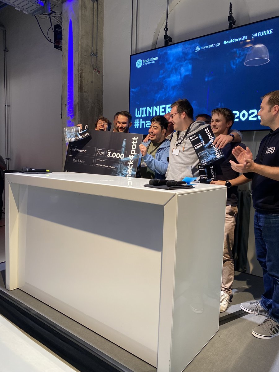 thyssenkrupp's tweet photo. In den letzten 24 Stunden wurde gehackt was das Zeug hält! Nach 1597 Tagen wurde endlich wieder ein #Hackathon ins Leben gerufen – und was für einer! 👩💻👨💻 Die Teamarbeit beim #hack4pott führte zu vielversprechenden Konzepten & Prototypen für unsere #Zukunft. 🙌 https://t.co/idU99f8eGp