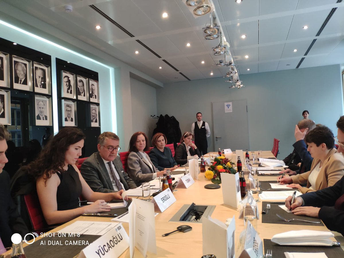 <a href="/Der_BDI/">BDI</a>  İcra Kurulu başkanı Tanja Gönner, heyetimiz için bir çalışma yemeği düzenledi. Ev sahipliği için@Der_BDI  teşekkür ederiz!

Ana gündem maddeleri: Türkiye – Almanya ikili ekonomik ve yatırım ilişkileri, Avrupa Yeşil Mutabakatı ve dijital tek pazar entegrasyonunu içerecek