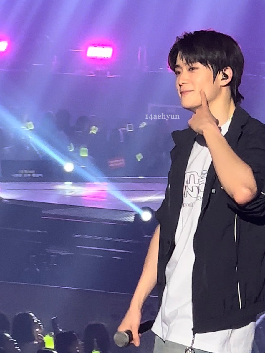 14aehyun's tweet photo. JAEHYUN POKED HIS DIMPLE 😭😭😭 https://t.co/4XfH1wl6fj