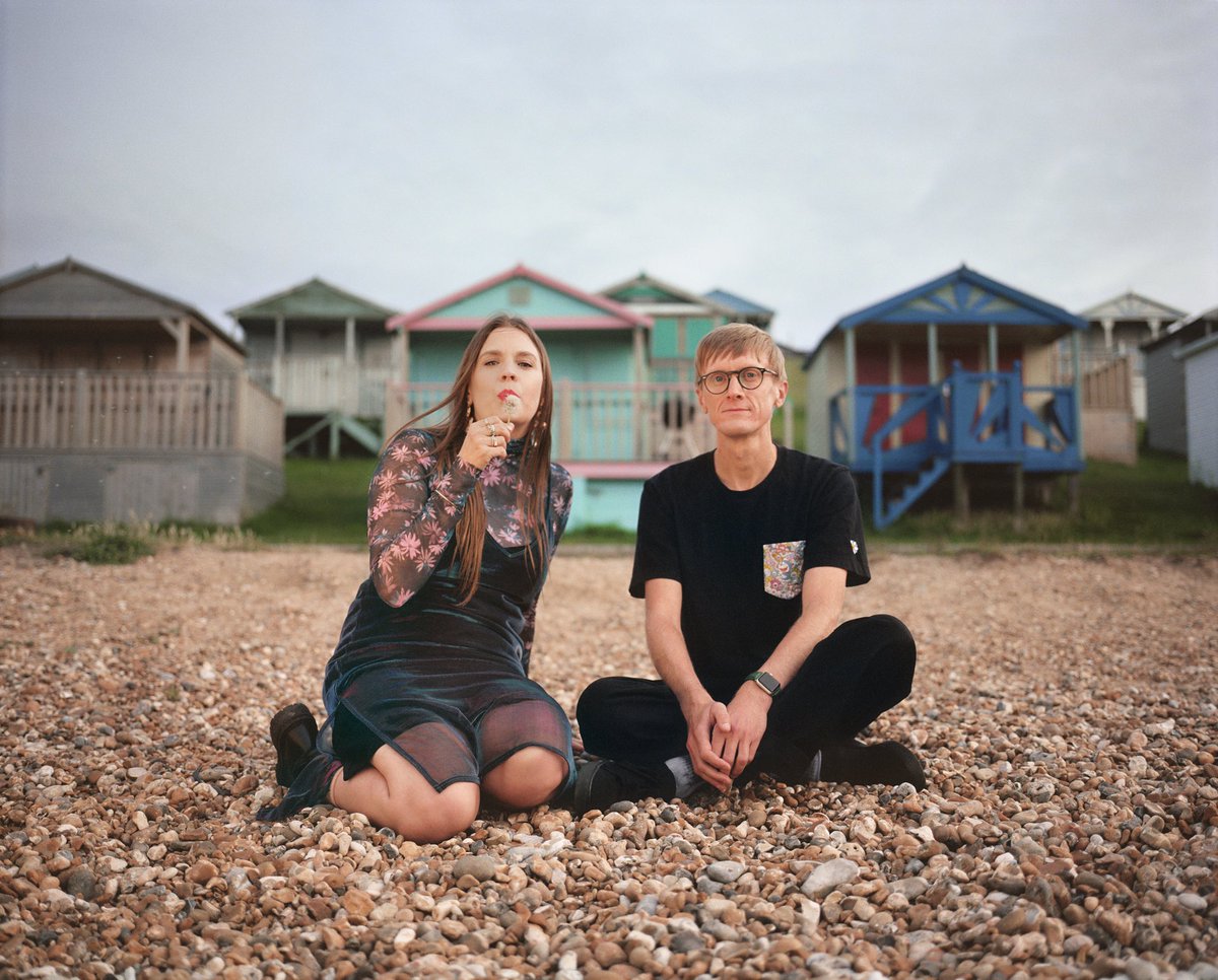 Laura Lewis tweet media