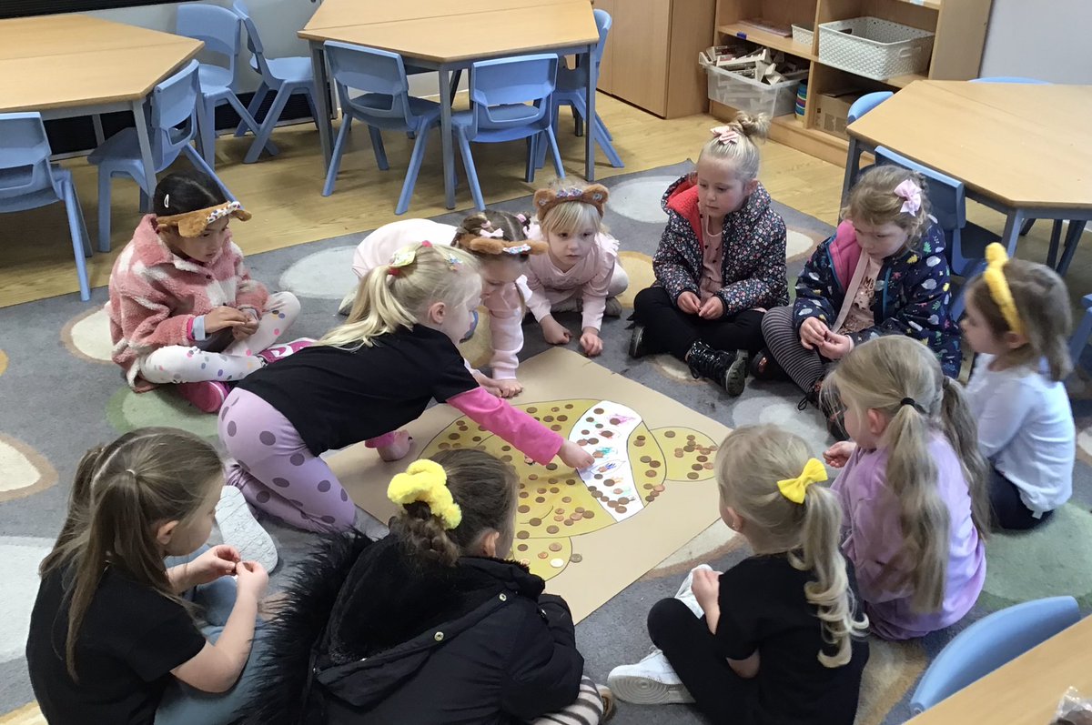 wclpseyfs's tweet photo. Using our spare change to decorate Pudsey and raise even more money! #childreninneed https://t.co/hLr6w2mefg