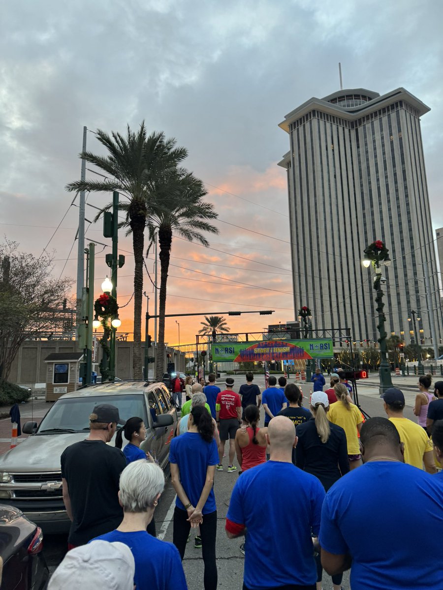 EkremHamid's tweet photo. Proud to have ran my first ever 5K at @aapmr! Literally breathtaking 🏃‍♂️😮‍💨 views! Thanks to @mrdodurgali for motivating me to come out today 🙌🏻🏃🏃‍♀️🏃‍♂️ Congrats to everyone who came out and ran! #AAPMR23 https://t.co/8eWcQB4eC3