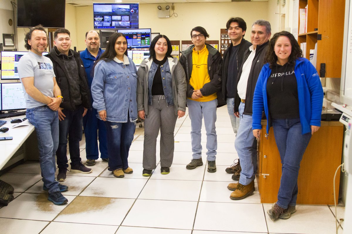 MethanexChile's tweet photo. Alumnos de Ingeniería de la @udemagallanes, visitaron nuestras instalaciones en el marco del cierre del curso “Sistema de Gestión de Conducta Responsable en la Industria Química”🧪, que impartimos por quinto año en conjunto con ASIQUIM. #ConductaResponsable #Educación https://t.co/G7LLjoUoVu