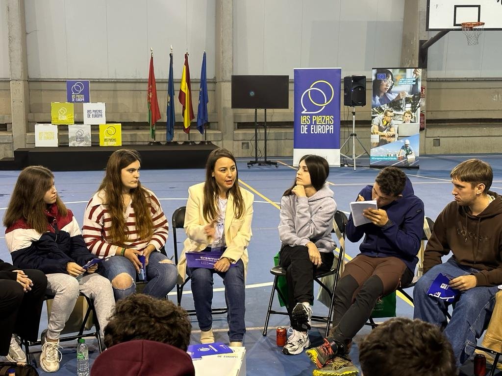 Presentes en el proyecto #PlazasDeEuropa de la @ComisionEuropea celebrado en Llanes, un proyecto que pone en valor la importancia de los pueblos y las localidades de menor tamaño en la promoción de los principales valores europeos.