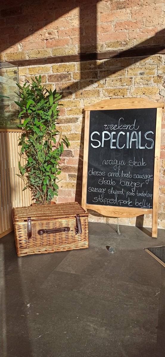 Smokey_Yard's tweet photo. This weekend specials are in 🤩
#se23 #localbutcher #weekendspecials https://t.co/0zIEftxQkD