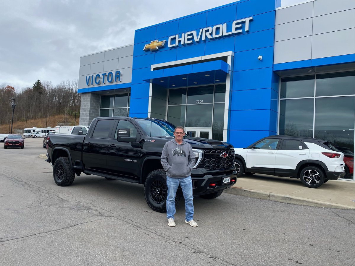 VictorChevyNY's tweet photo. Congratulations to our newest customer, Andy Clayton, on his 2024 Chevrolet Silverado 2500HD ZR2 Diesel! Thanks for choosing Victor Chevrolet! 😎🎉

#chevytrucks #silverado #chevysilverado #dieseltrucks #victorchevy #chevrolet https://t.co/vnq96vJkfh