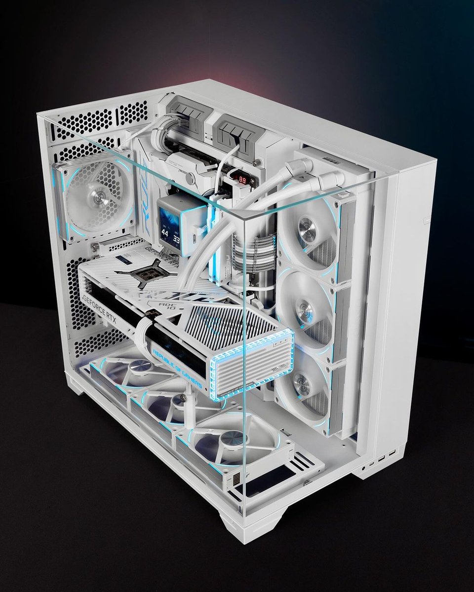 GlobalLianli's tweet photo. O11 Vision gives a perfect view of your entire build. Show off your components or your cable management skills. 

cr. @mr_matt_lee

#pc #pcgaming #gamingcommunity #pcgamer #gamingsetup #gamingpc #pcmasterrace #pcsetup #rgb #pcbuild #pcgram #pcbuilding #lianli #pcmr https://t.co/rAO3T65iZv